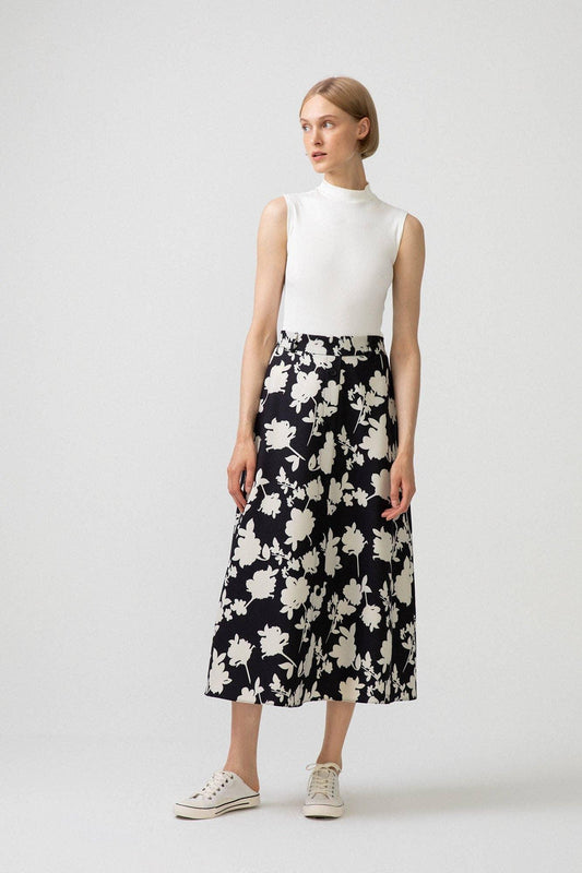 Women's Midi Flowered Crepe Skirt in Black and White - remarkablegoods.net